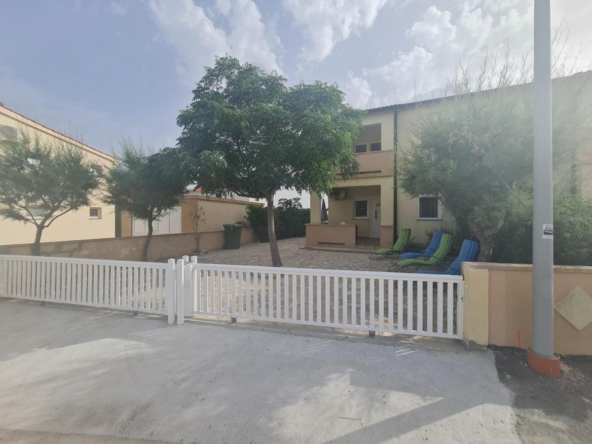Apartman ˝Abaza˝ Vir Exterior photo